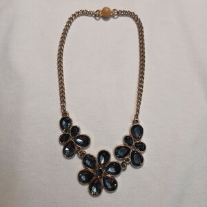 Elegant Vintage Floral Necklace